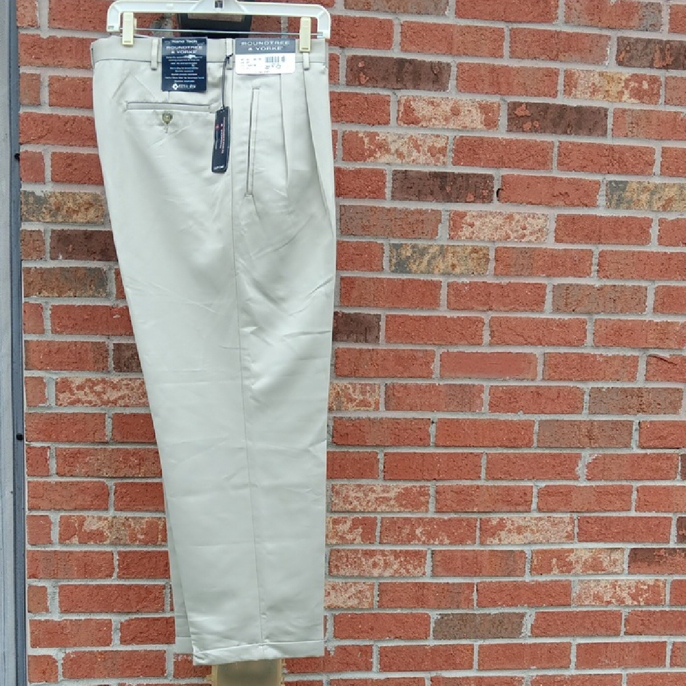 Roundtree & Yorke Men's Light Tan Chinos